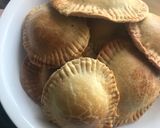 A picture of step 5 of Meat pie.