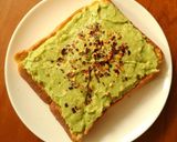 Foto del passaggio 3 della ricetta Avocado Toast alla Newyorkese