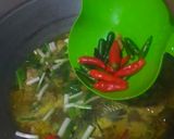 Foto langkah ke 9 dari resep Sup Ikan Mas Kuah Asam.