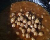 A picture of step 5 of Pindi Chole.