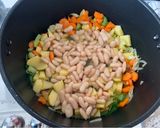 A picture of step 2 of Minestrone.