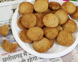 गेहूं आटे की मीठी मठरी (wheat flour sweet mathri recipe in Hindi) रेसिपी चरण 4 फोटो