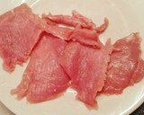 Foto del paso 3 de la receta: Filetes de solomillo de cerdo empanados con ensaladilla
