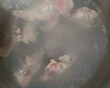 Foto langkah ke 1 dari resep Sop tulang ayam bakso.