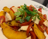 Foto del paso 3 de la receta: Ensalada de melocotón 🍑 a la plancha con mozzarella y tomatitos