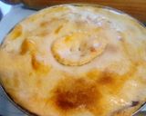 A picture of step 4 of Chicken, mushrooms leek & gravy pie.