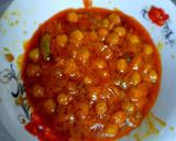 A picture of step 11 of Aloo kulcha with chhole.