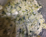 Foto del paso 3 de la receta: Kolokithokeftedes (croquetas de calabacín griega)