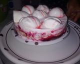 A picture of step 6 of Strawberries cheese cake ice cream.