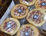 Foto langkah ke 8 dari resep Pizza mini.