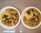 รูปขั้นตอนการทำที่ 4 ของ แกงเขียวหวานไก่ราดเส้นสปาเกตตี้