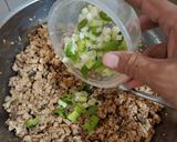 Foto langkah ke 7 dari resep Tumis Tahu Jamur Isian Bacang.
