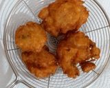A picture of step 5 of Moong Dal Vada.