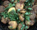 A picture of step 2 of Masala potato fry.