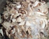 Foto del paso 2 de la receta Solomillo de Cerdo Ibérico en Salsa de Champiñones
