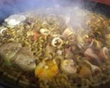 Foto del paso 9 de la receta Fideuà de rape, calamares y gambones