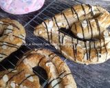 Foto langkah ke 11 dari resep Almonds Flaky Heart Shaped Bread #pr_tirotiii.