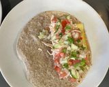 Foto del paso 7 de la receta: Tacos integrales de pollo con verduras y salsa cremosa