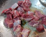 Foto langkah ke 1 dari resep Saikoro steak dengan spaghetti.