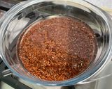 Une image de l'étape 2 de Salade de riz rouge aux tomates, carottes et ciboulette.