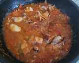 Foto del paso 3 de la receta: Paella muy diferente y preparada en un plis plas y con ingredientes que no acostumbro a comprar