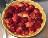 Une image de l'étape 4 de Tarte aux pêches de vigne pâte brisée aux deux laits.