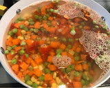 Foto del paso 1 de la receta: Ensalada de garbanzos con verduras