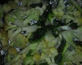 Foto langkah ke 3 dari resep Tumis mis Kembang kol simpel.