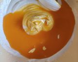 Kétszínű piskóta csokidarabkával recept fázis 2 fotója