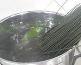 A picture of step 9 of Seafood pasta.