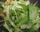 Foto langkah ke 2 dari resep Mie Kangkung Udang.