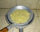 Foto langkah ke 2 dari resep Tumis mie kangkung.