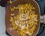 Foto langkah ke 6 dari resep Garlic Butter Corn.