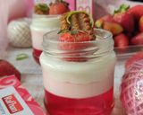 A picture of step 13 of Strawberry jello custard shots.
