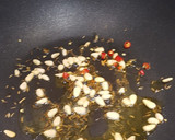 Foto del paso 1 de la receta: Pechuga de pollo en salsa de tomate y jengibre con feta