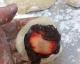 A picture of step 6 of Easy strawberry daifuku.
