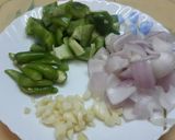 A picture of step 1 of Honey Garlic Chilli Chicken.