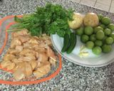 Foto del paso 1 de la receta: Pollo en salsa verde, arroz rojo, cebolla curtida, pico de gallo y guacamole 🥑 (a mi manera)