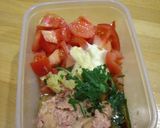 A picture of step 1 of Chilled Tomato and Tuna Pasta.