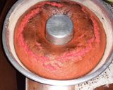 Foto del paso 4 de la receta: Bizcochuelo Volcán Rosa con Cobertura Danonino /Bolo de Morango Vulcão com creme de Danoninho