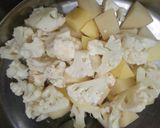 गोभी आलू मटर गाजर की सब्जी (Gobhi Aaloo matar Gajar ki sabzi recipe in hindi) रेसिपी चरण 1 फोटो