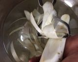 A picture of step 2 of Japanese mushroom and chicken soup.