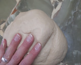 Foto del paso 2 de la receta: Rosca de Pascua rellena con dulce de leche y trenzada 🐰