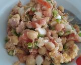Foto del paso 4 de la receta: Ensalada de garbanzos, huevo y atún