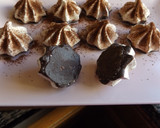 Foto del paso 2 de la receta: Merengues con chocolate rellenos de dulce de leche