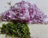 Foto del paso 1 de la receta: Salsa🧆para frituras y asados...🧅🌿🥙