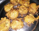 A picture of step 9 of Onion bhajia.