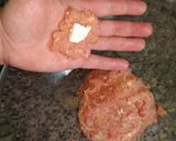 Foto del paso 2 de la receta: Albóndigas con queso y salsa de tomate