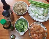 Foto del paso 1 de la receta: Salteado de pollo con germinados de lenteja