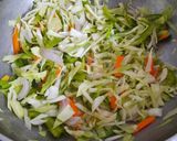 A picture of step 2 of Vegetable Chowmin.